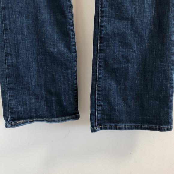 Levi Strauss & Co women’s jeans - Picture 8 of 13